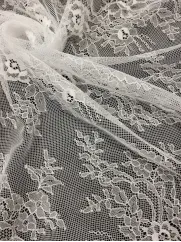 Koronka francuska 👗 delikatne kwiaty na sukienkę boho ✂ YardTkaniny ✂